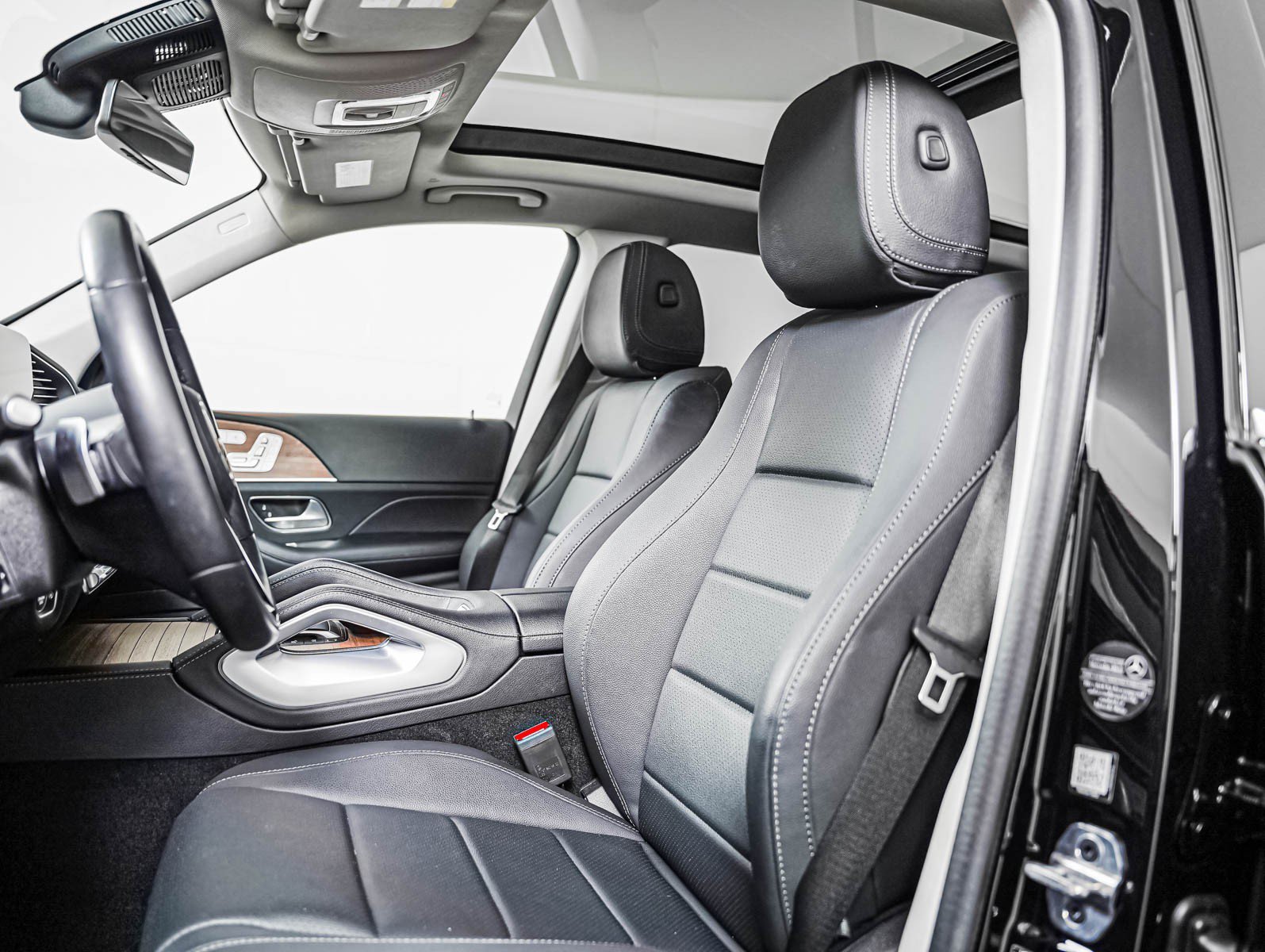 Certified Used 2025 Black Mercedes-Benz GLE 350 image 8