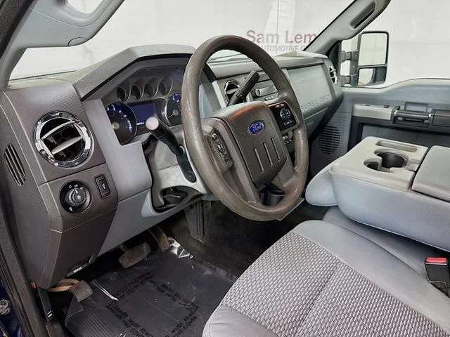 Used 2016 Blue Ford XLT image 9