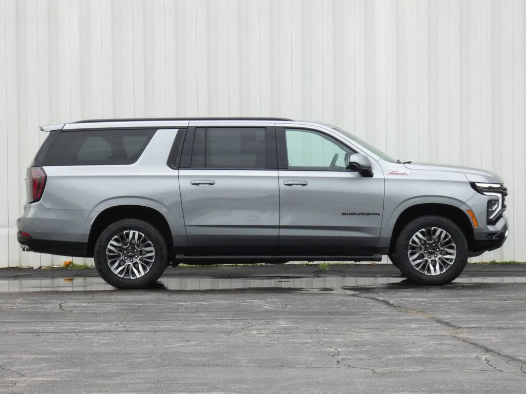 Used 2025 Chevrolet Suburban Z71 with VIN 1GNS6DRD4SR282749 for sale in Kansas City