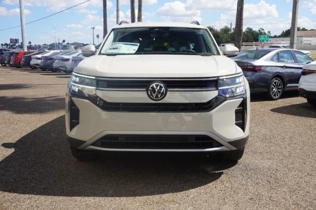 New 2027 Sandstone Volkswagen SE w/Technology image 2