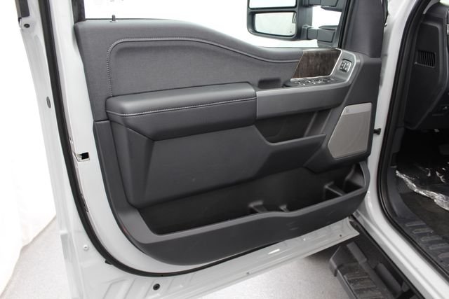 New 2026 Avalanche Ford F-350® Lariat® image 12