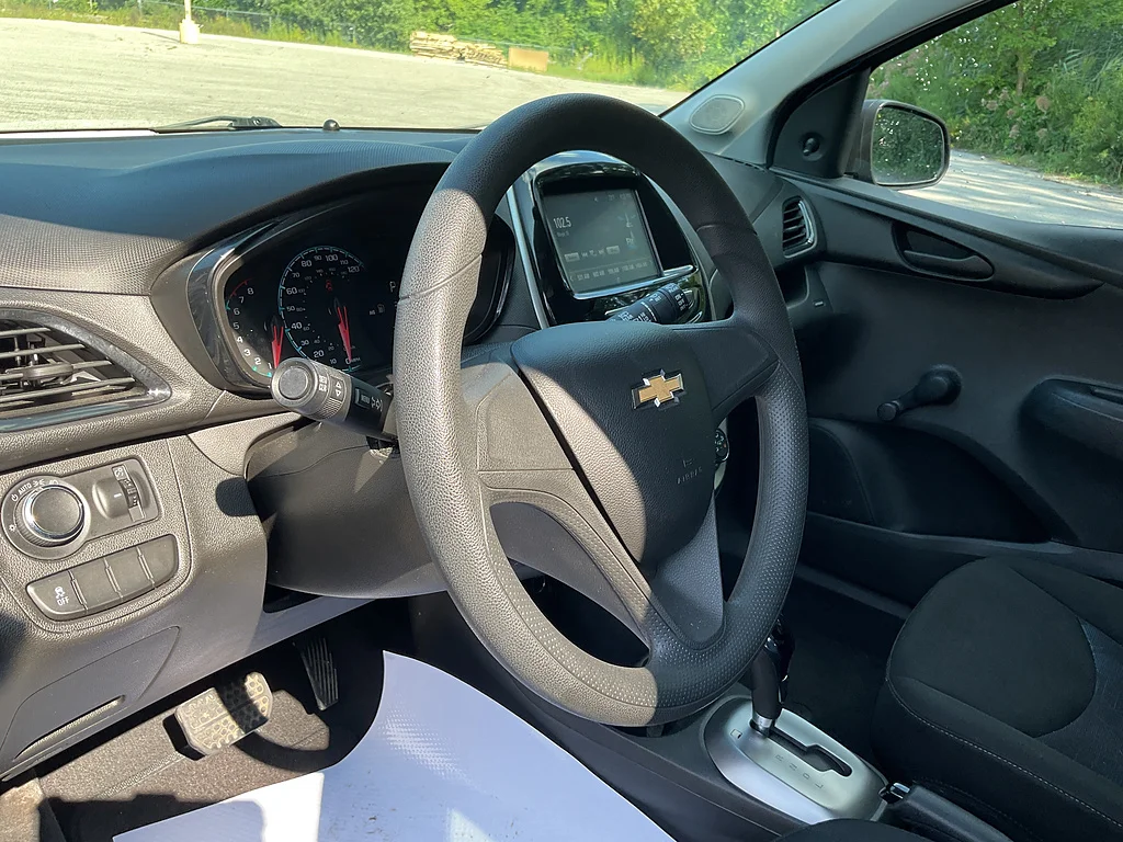 Used 2017 Splash Metallic Chevrolet LS CVT image 10
