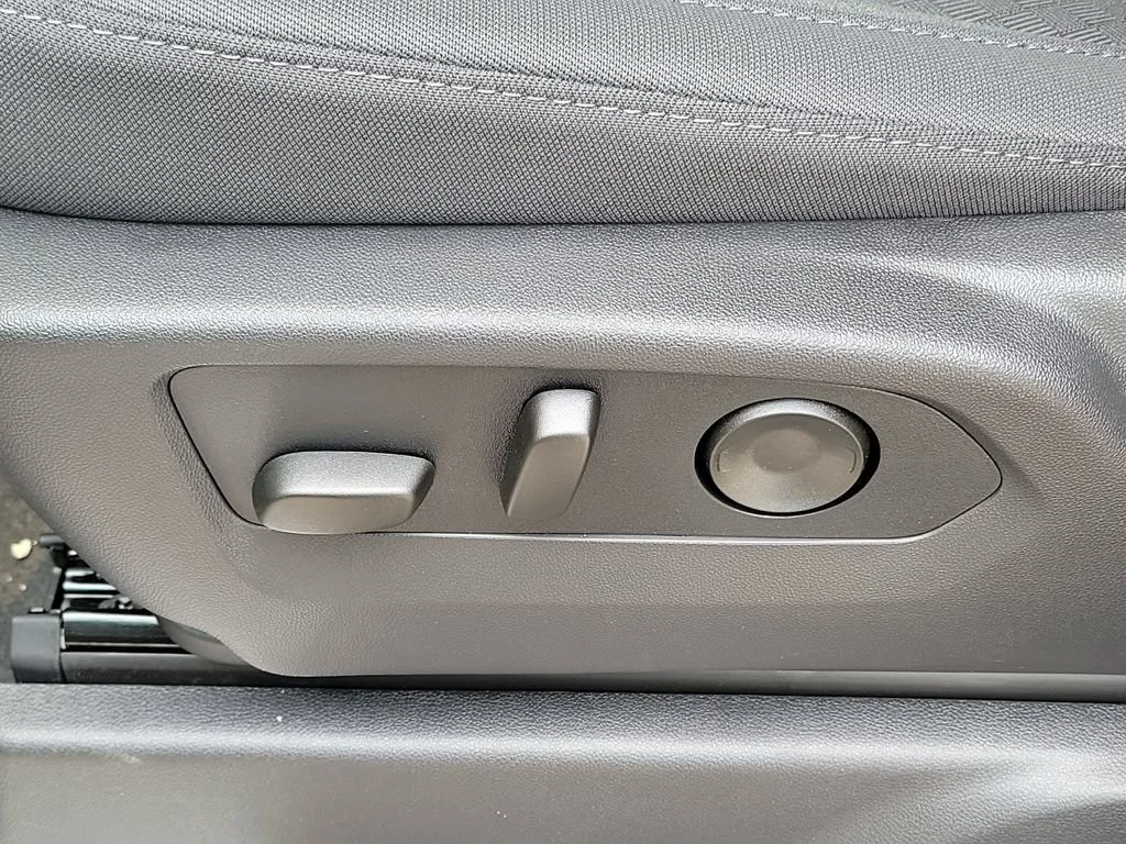 New 2026 Sterling Gray Metallic Chevrolet LT (2FL) image 6