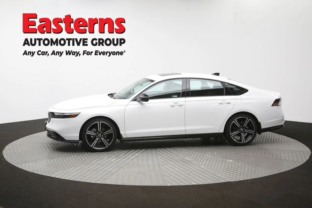 Used 2026 White Honda SE image 58