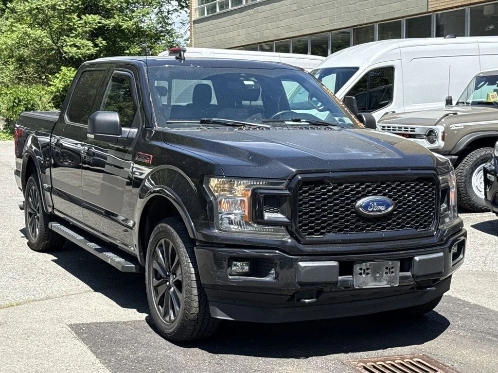 Used 2020 Black Ford XLT image 1