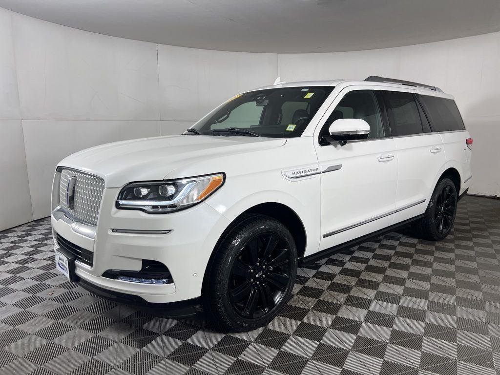 Used 2024 White Metallic Lincoln Reserve image 20