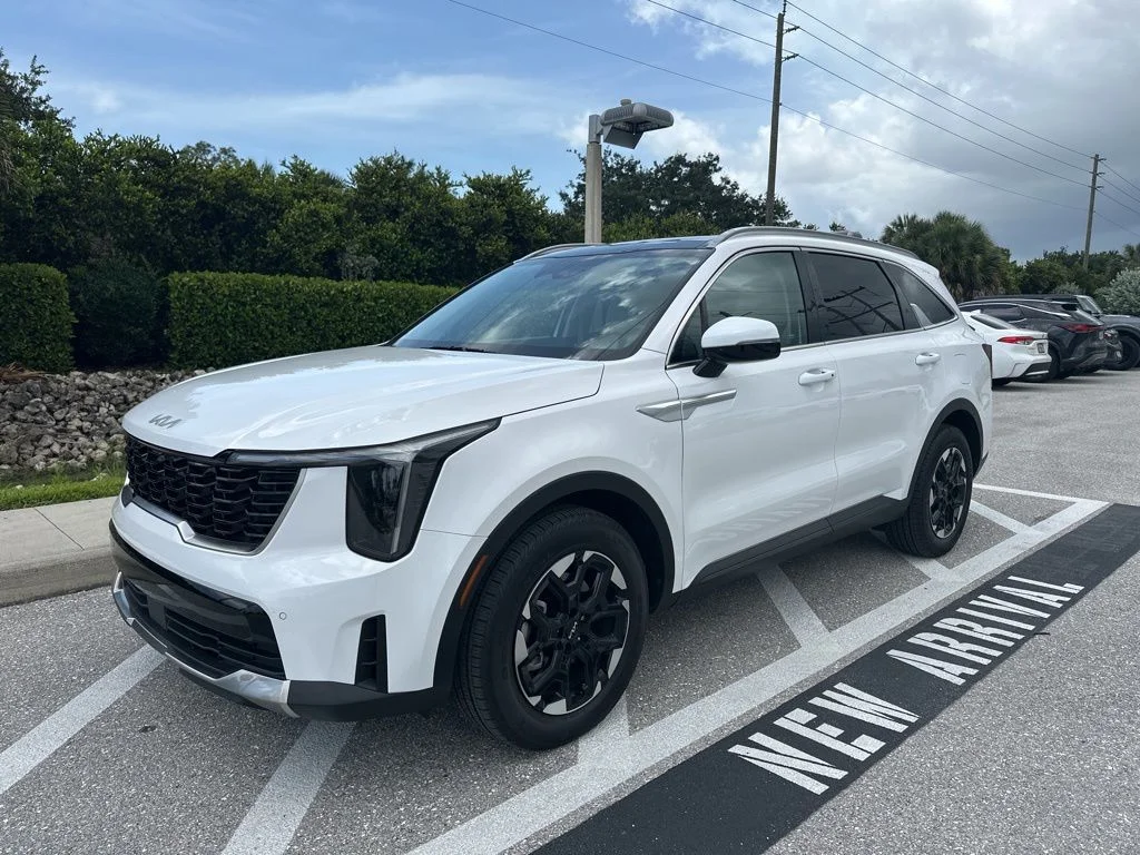 2025 Kia Sorento S AT's photo