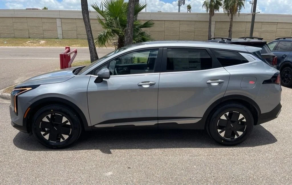 New 2026 Gray Kia LX image 4
