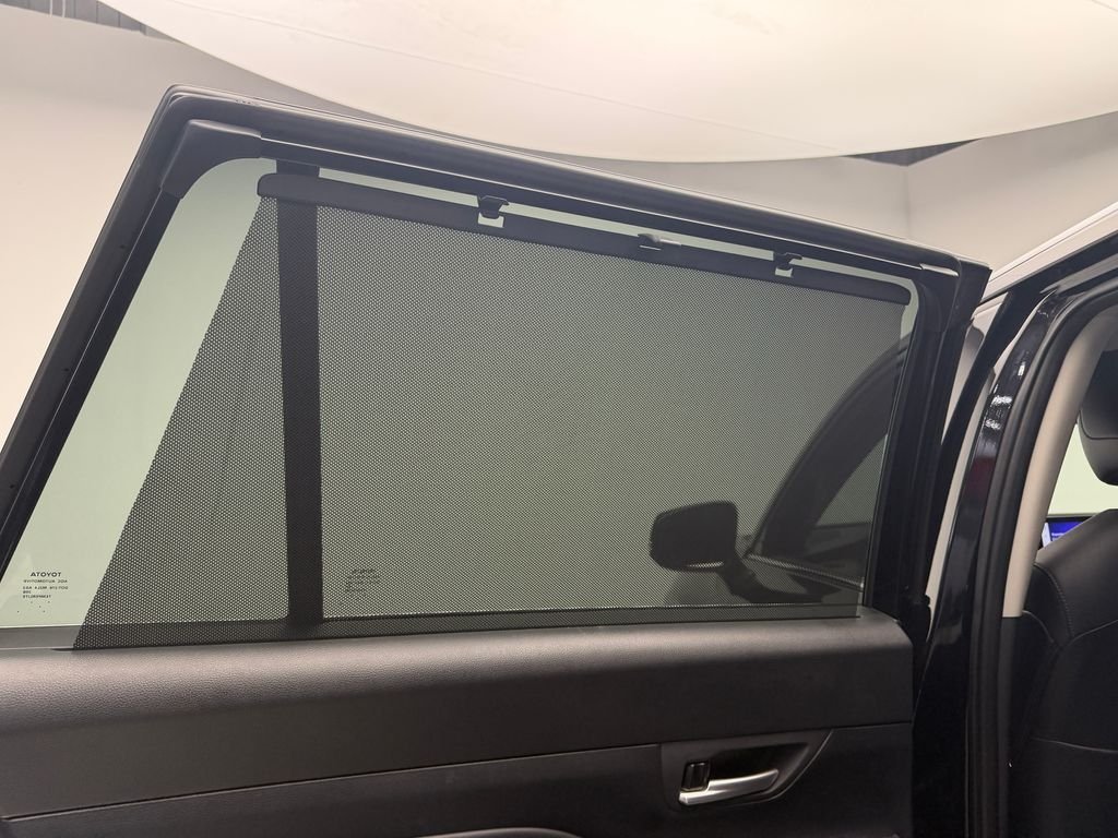 Used 2025  Toyota XLE image 35