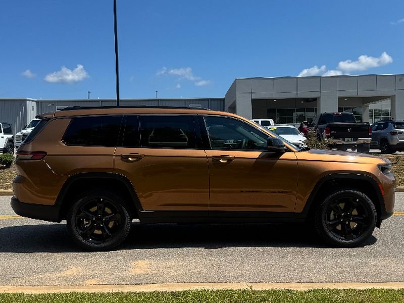 New 2026 Copper Shino Metallic Clear-Coat Exterior Paint Jeep Limited Altitude 4x2 image 6