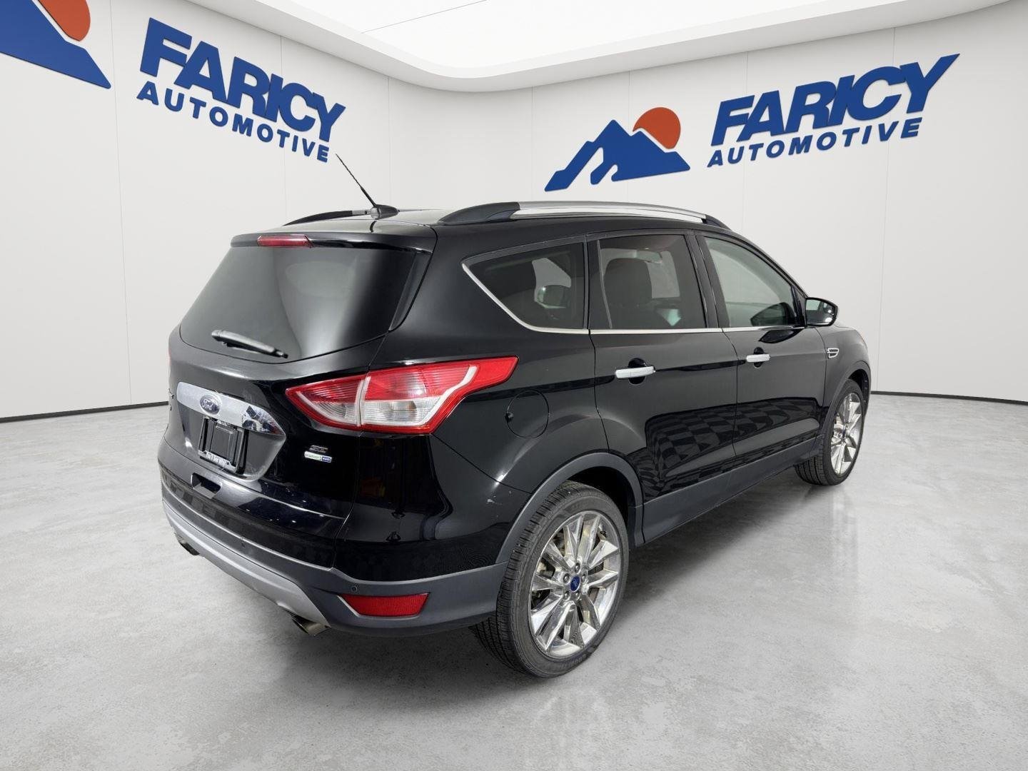Used 2016 Shadow Black Ford SE image 8