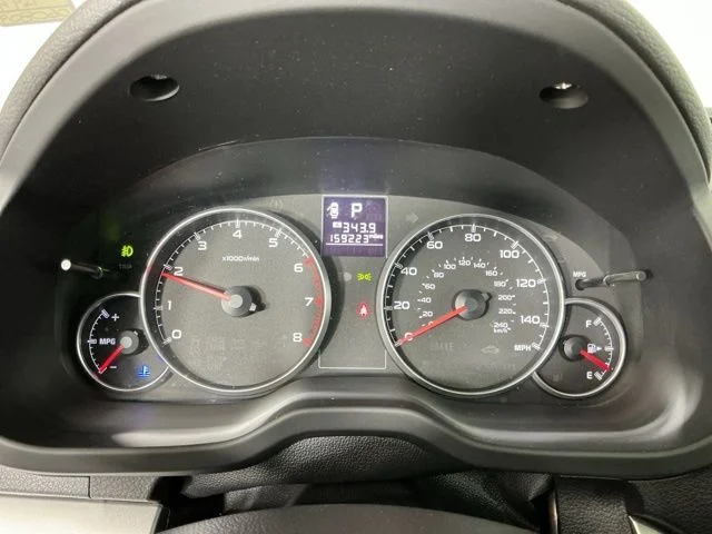 Used 2013 Silver Subaru 2.5i Premium image 16