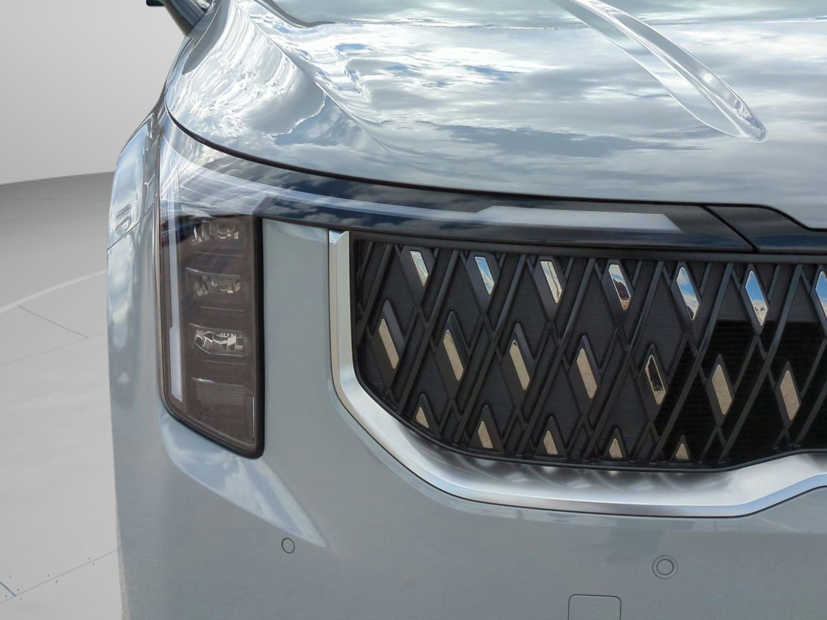 New 2026 Ceramic Silver Kia EX image 11