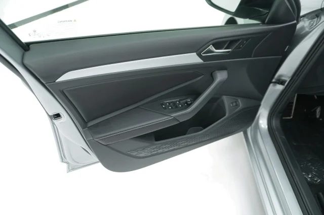 2026 Volkswagen Jetta Sport - Photo 14