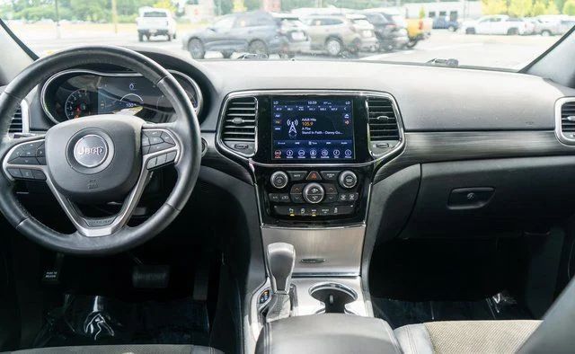 Used 2019 Gray Jeep Altitude image 15