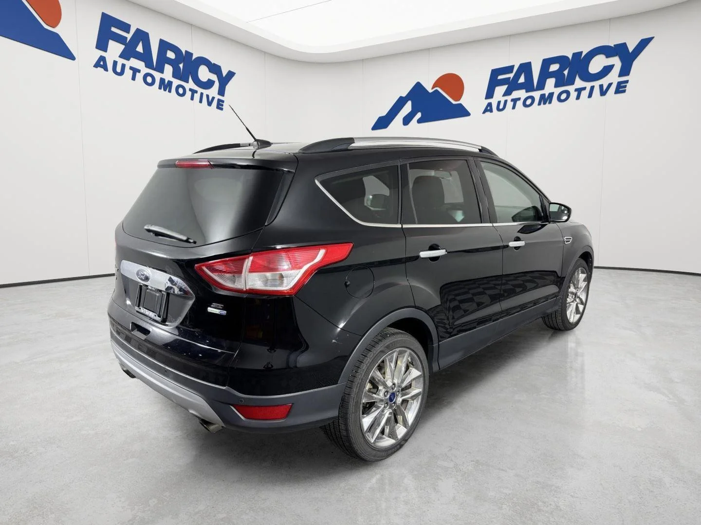 Used 2016 Shadow Black Ford SE image 8