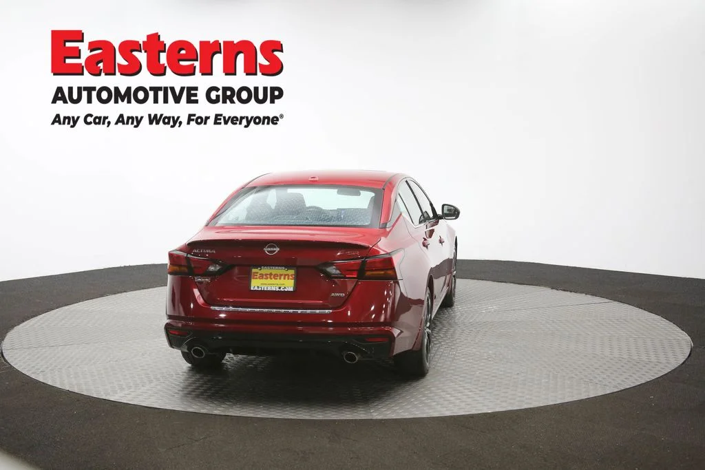 Used 2023 Red Nissan 2.5 SR image 37
