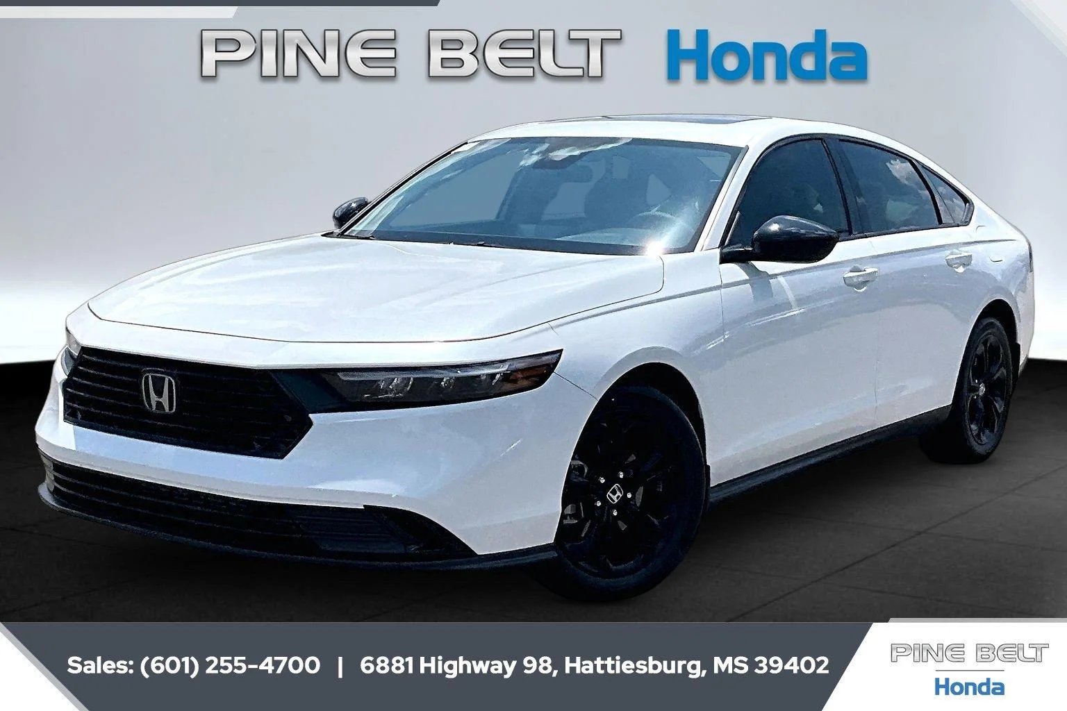 Used 2025 Platinum White Pearl Honda SE image 10