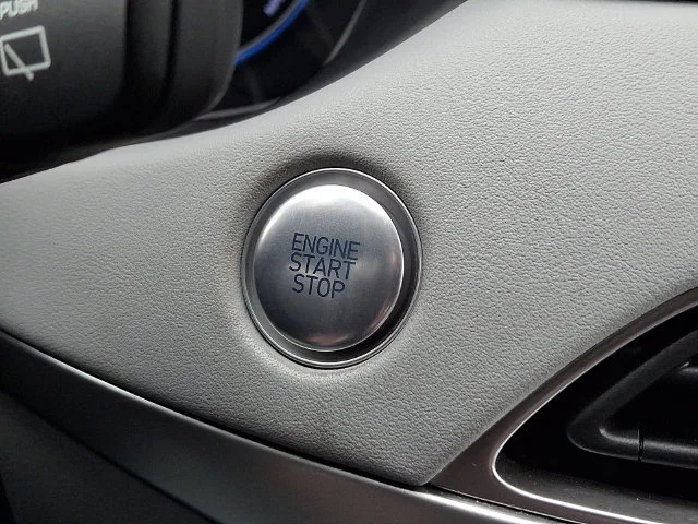 Used 2020 Silver Hyundai SEL image 25