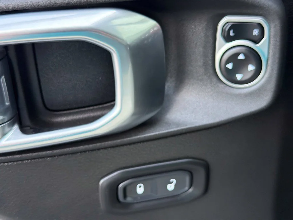 Used 2023 Sting Gray Clearcoat Jeep Rubicon image 23