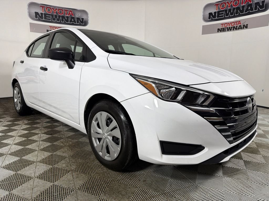 2024 Nissan Versa 1.6 S CVT's photo