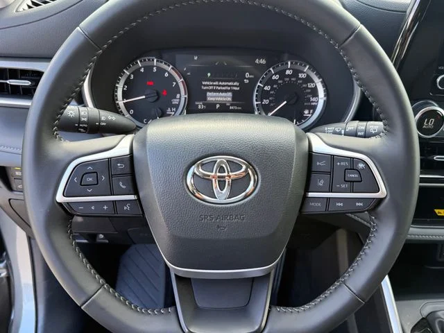 Certified Used 2025  Toyota XLE image 13