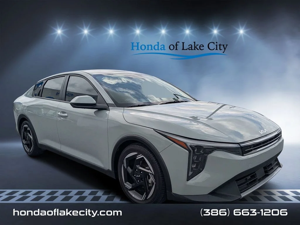 Used 2025  Kia EX image 1
