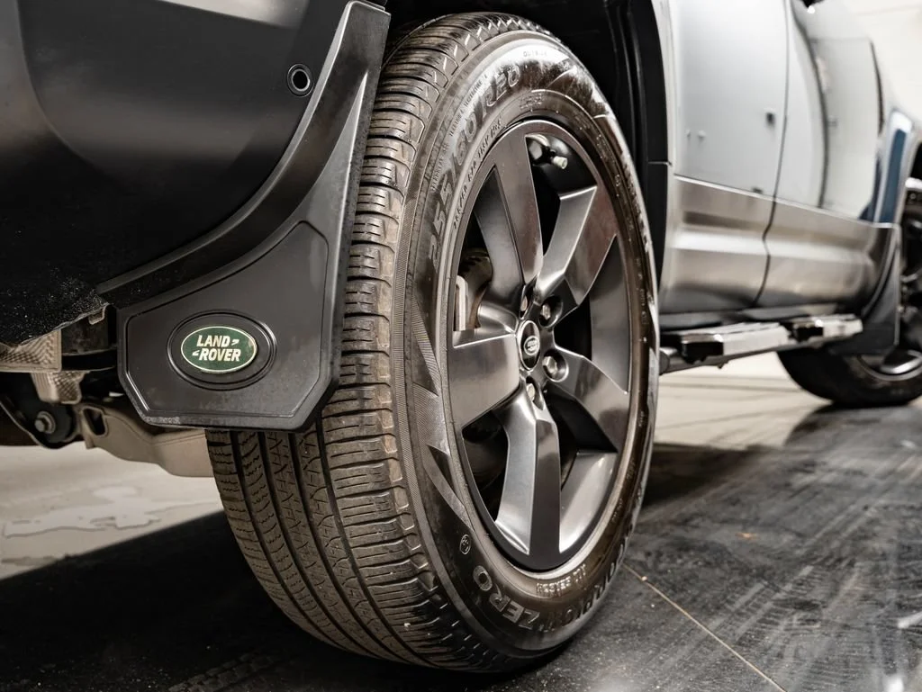 Used 2024 Tasman Blue Metallic Land Rover S image 48