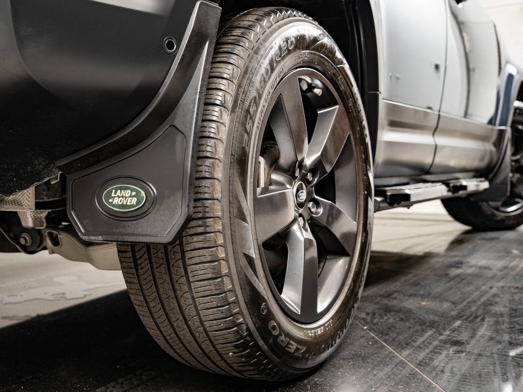 Used 2024 Tasman Blue Metallic Land Rover S image 48