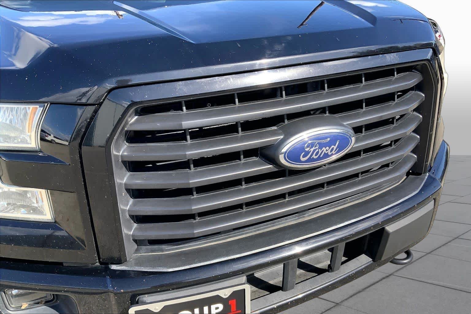 Used 2017 Shadow Black Ford XLT image 28