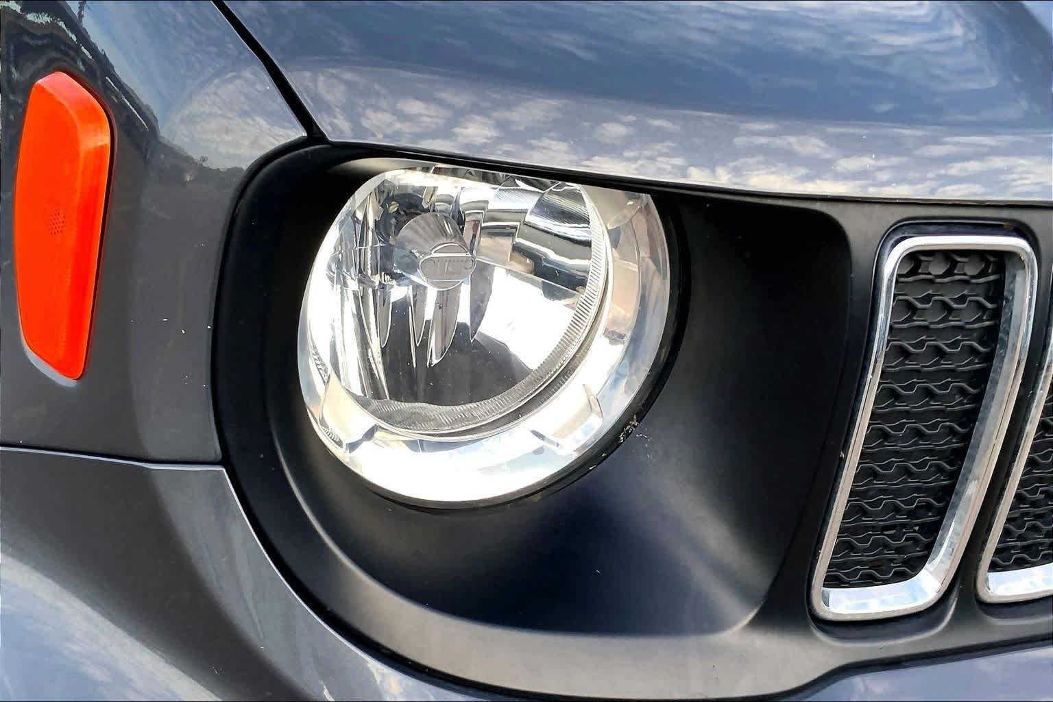 Used 2021 Graphite Gray Jeep Latitude image 28