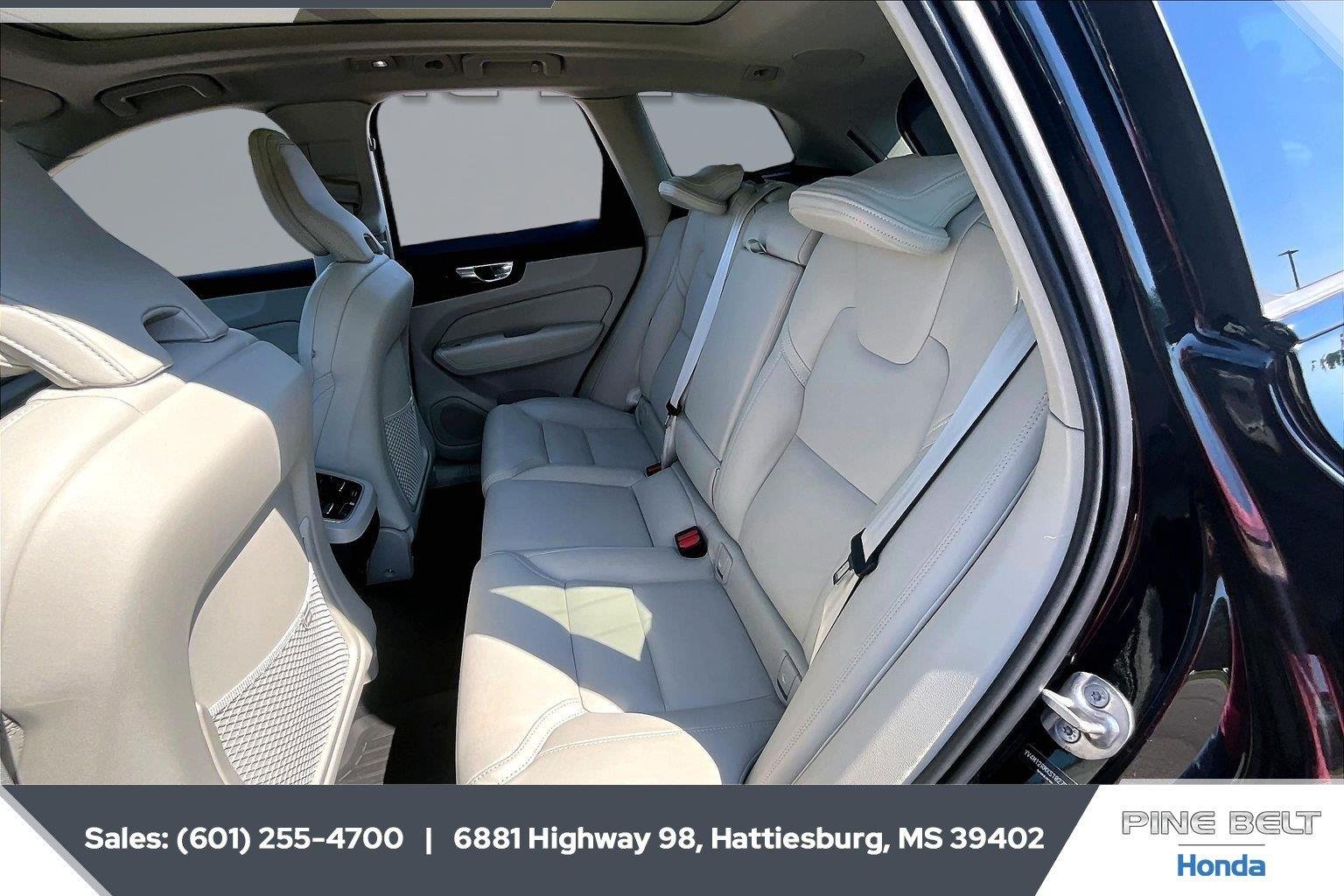 Used 2025 Onyx Black Metallic Volvo Ultra image 19