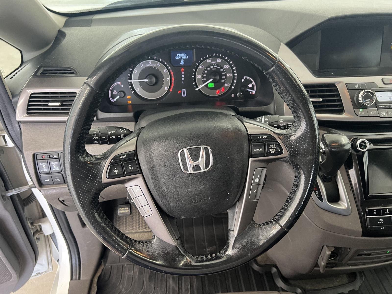 Used 2017 White Diamond Pearl Honda Touring image 16