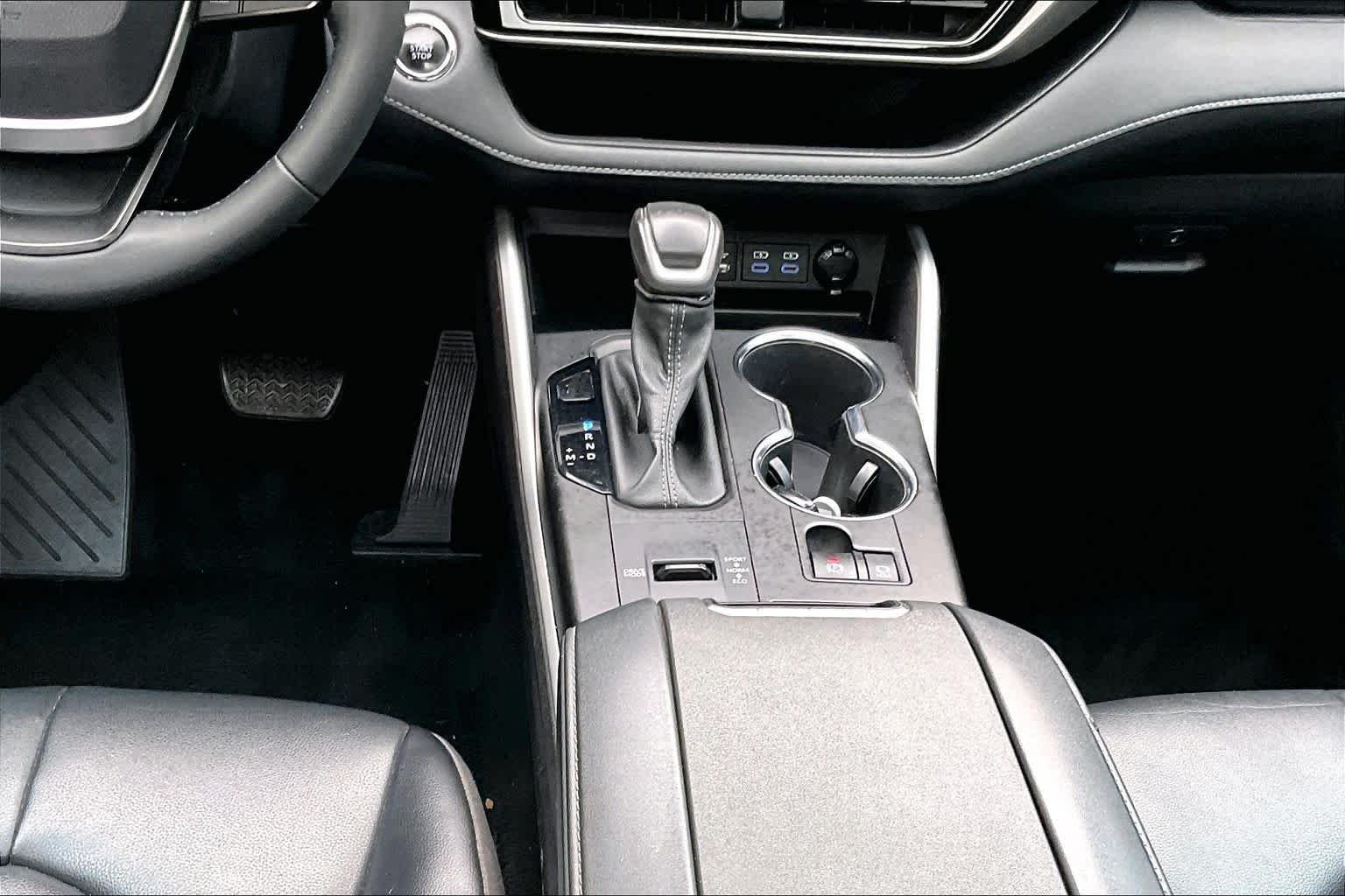 Used 2022 Celestial Silver Metallic Toyota XLE image 17