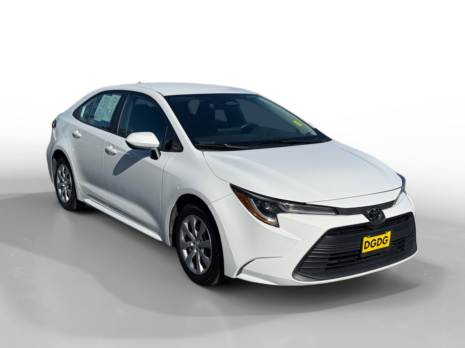 Used 2024 Ice Toyota LE image 7