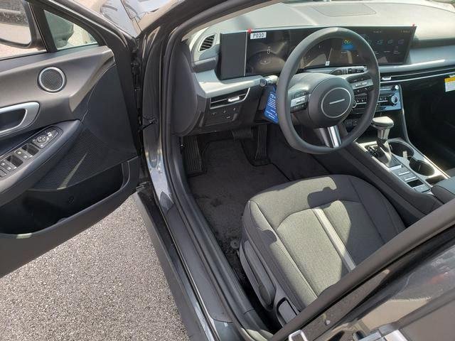 New 2026 Gray Hyundai SE image 9