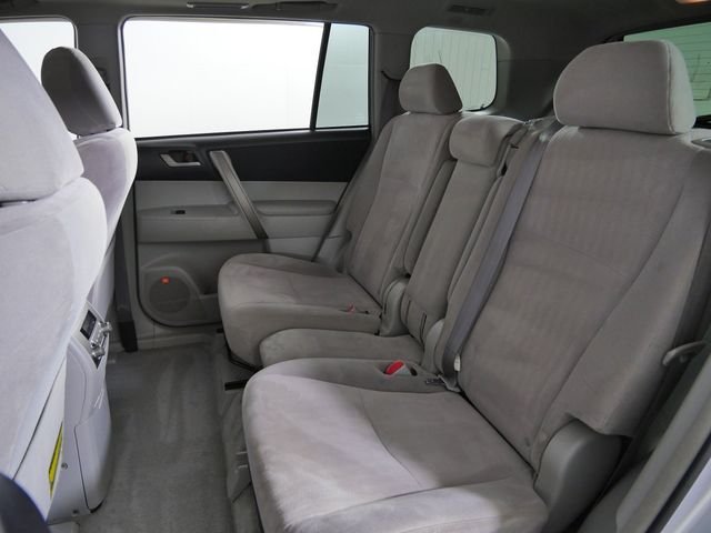 Used 2009 Silver Toyota Sport image 17