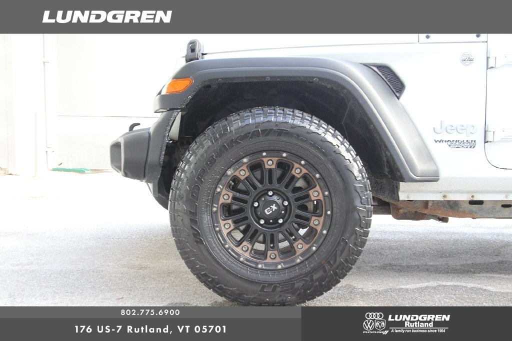 Used 2018 White Jeep Unlimited Sport S image 38