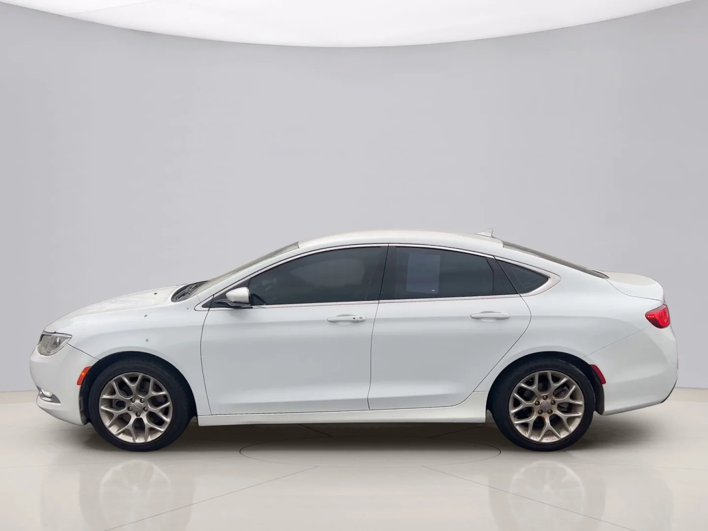 Used 2015 White Chrysler C image 3