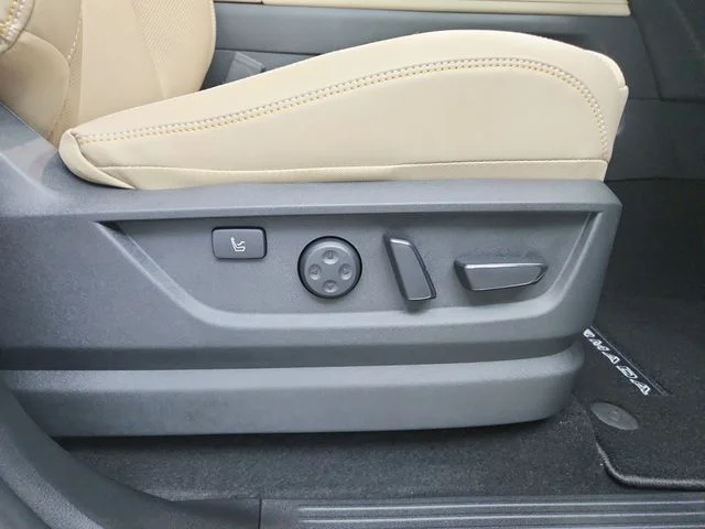 New 2026 White Nissan Platinum Reserve image 41