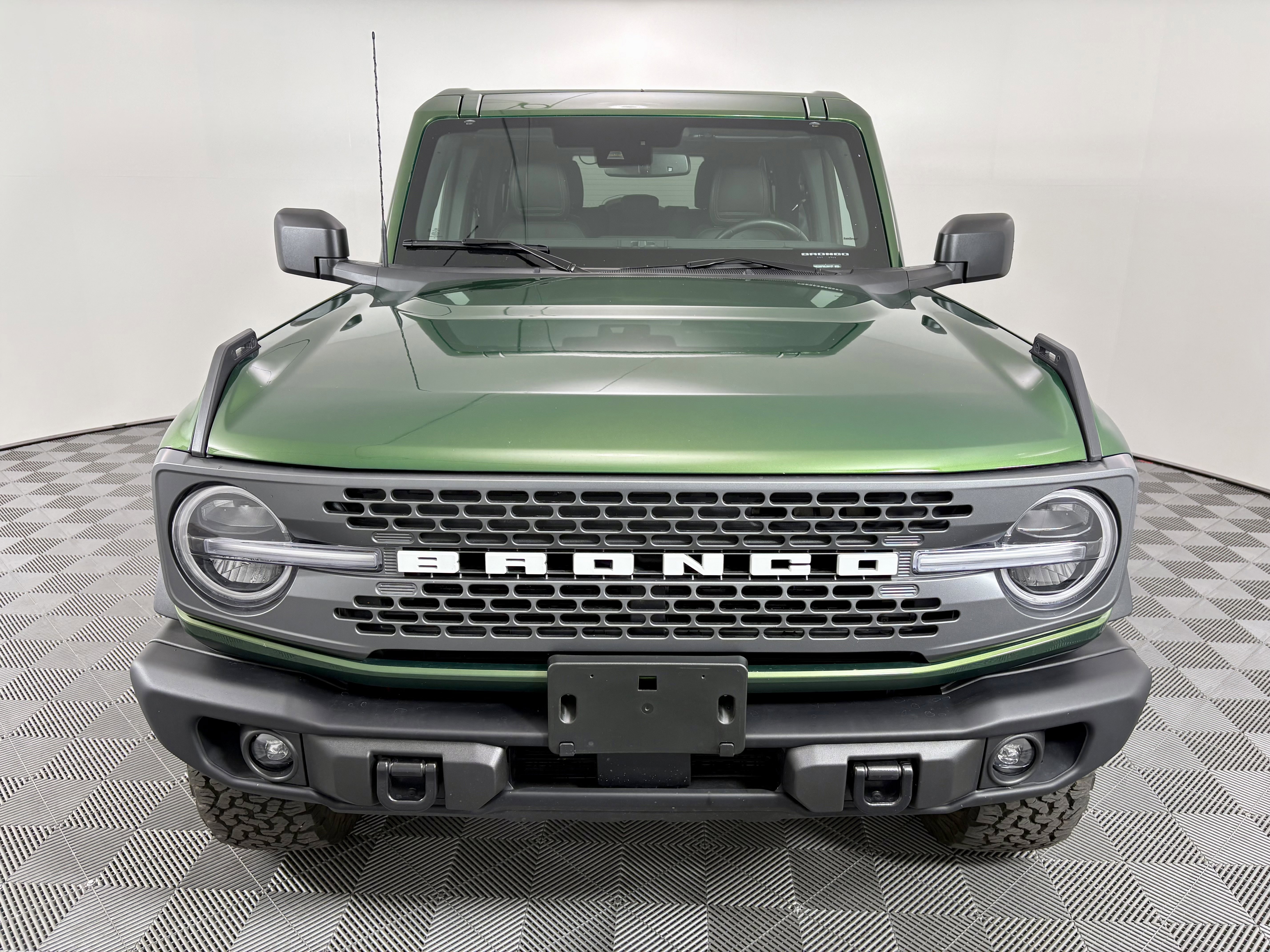Used 2025 Green Metallic Ford Badlands image 8