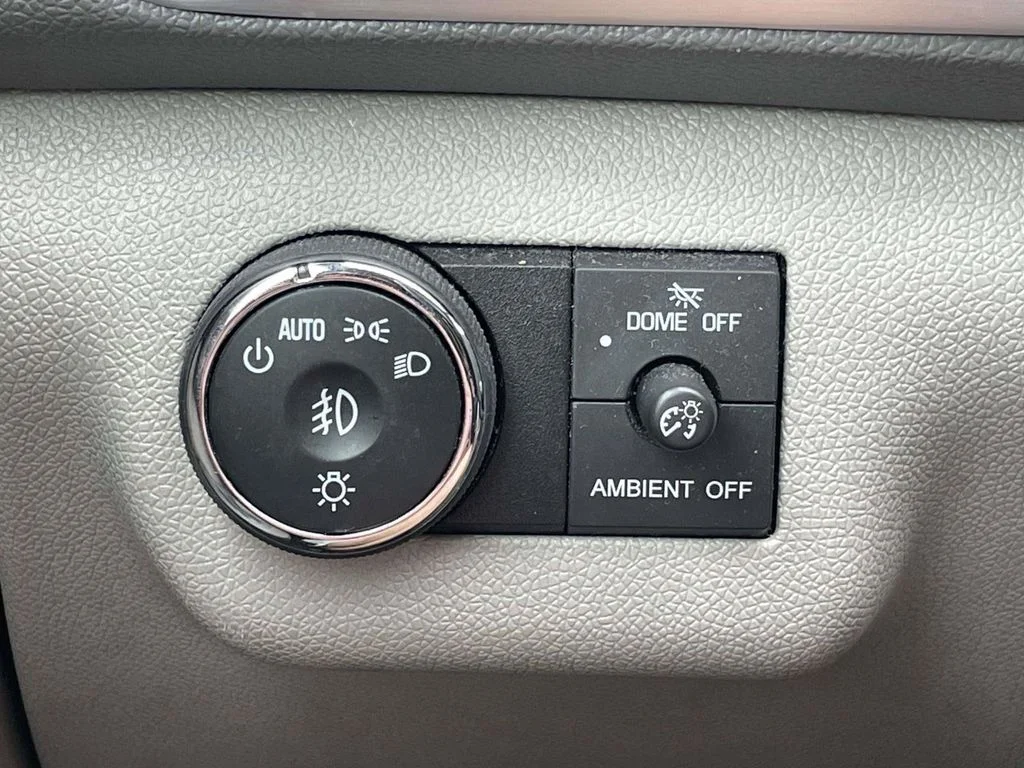 Used 2015 White GMC SLT-1 image 27