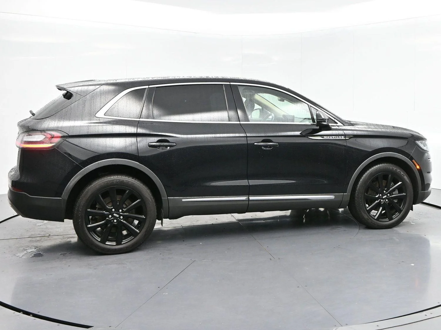 Used 2022 Infinite Black Lincoln Reserve image 8