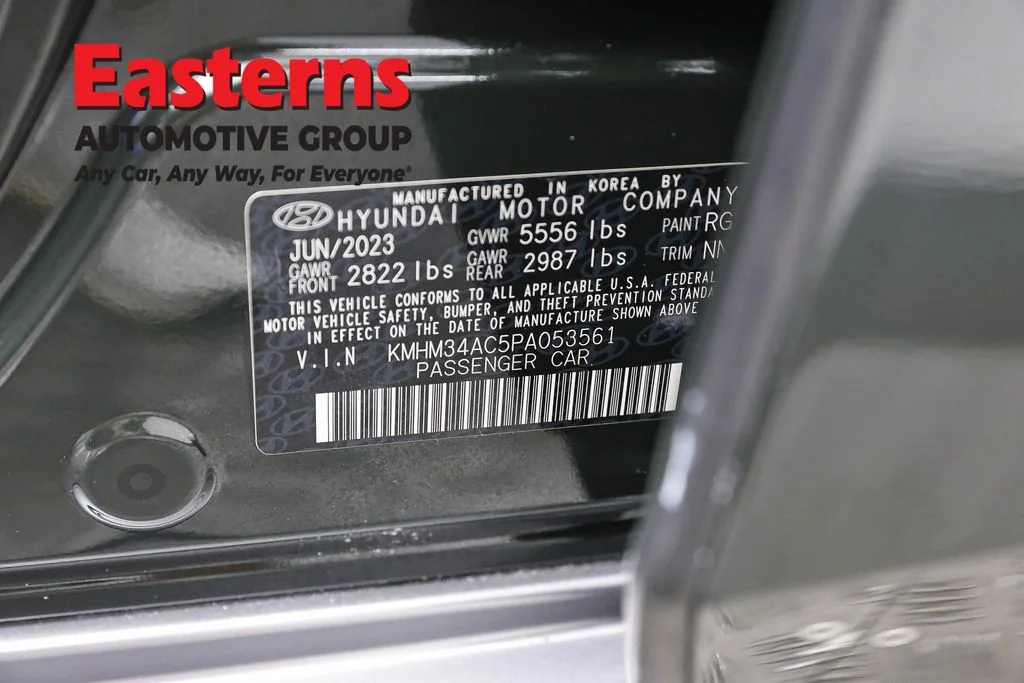 Used 2023 Green Hyundai SEL image 34