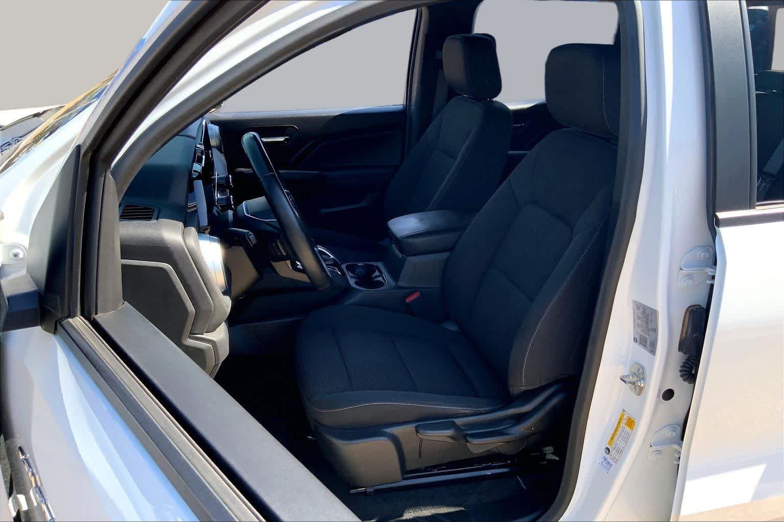 Used 2024 Summit White Chevrolet 2WD LT image 8