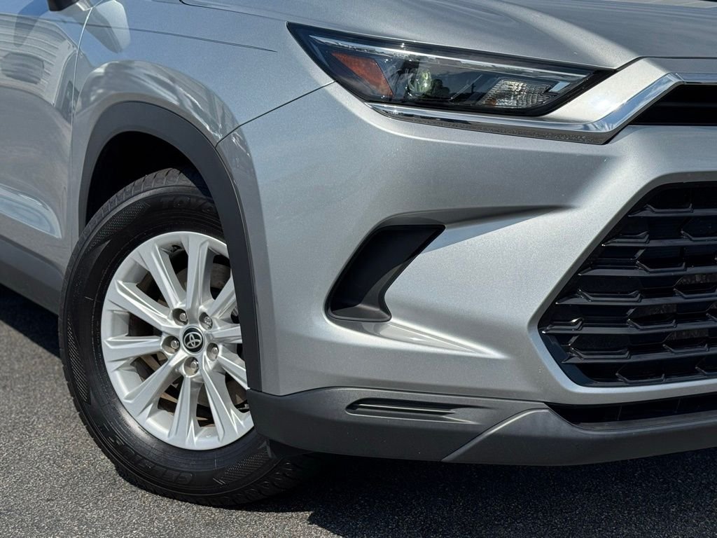 Used 2024 Silver Toyota XLE image 3