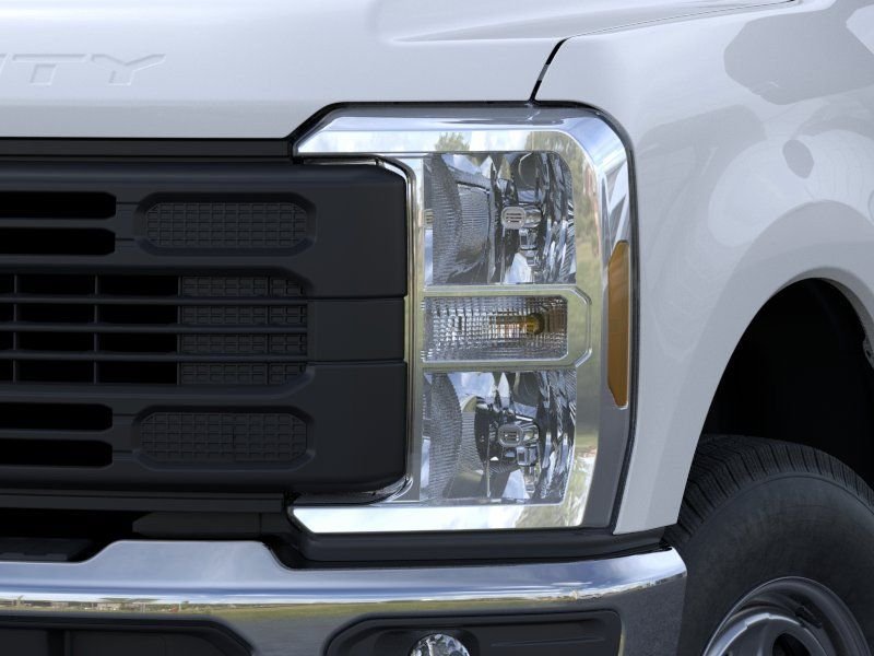 New 2026 Oxford White Ford F-250® XL image 18