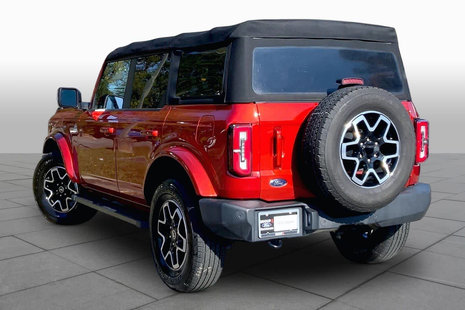 Used 2022 Hot Pepper Red Metallic Tinted Clearcoat Ford Outer Banks image 11