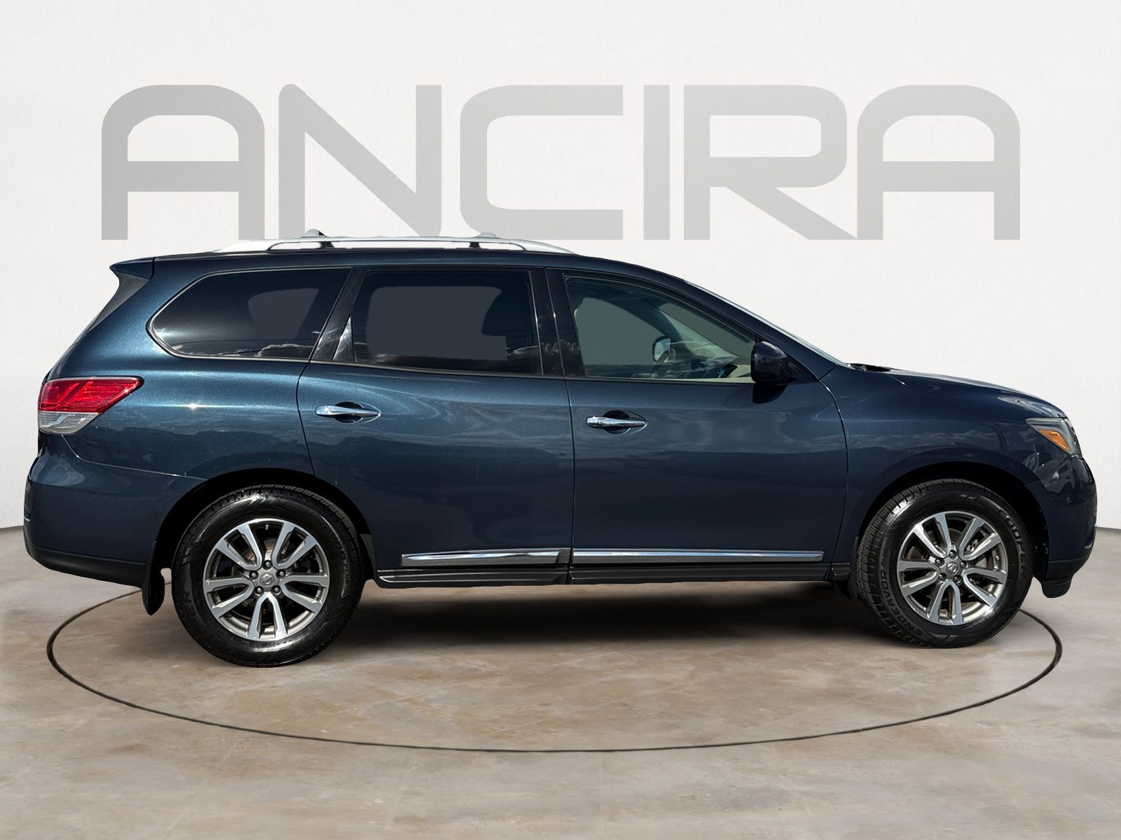 Used 2013 Arctic Blue Metallic Nissan SL image 8