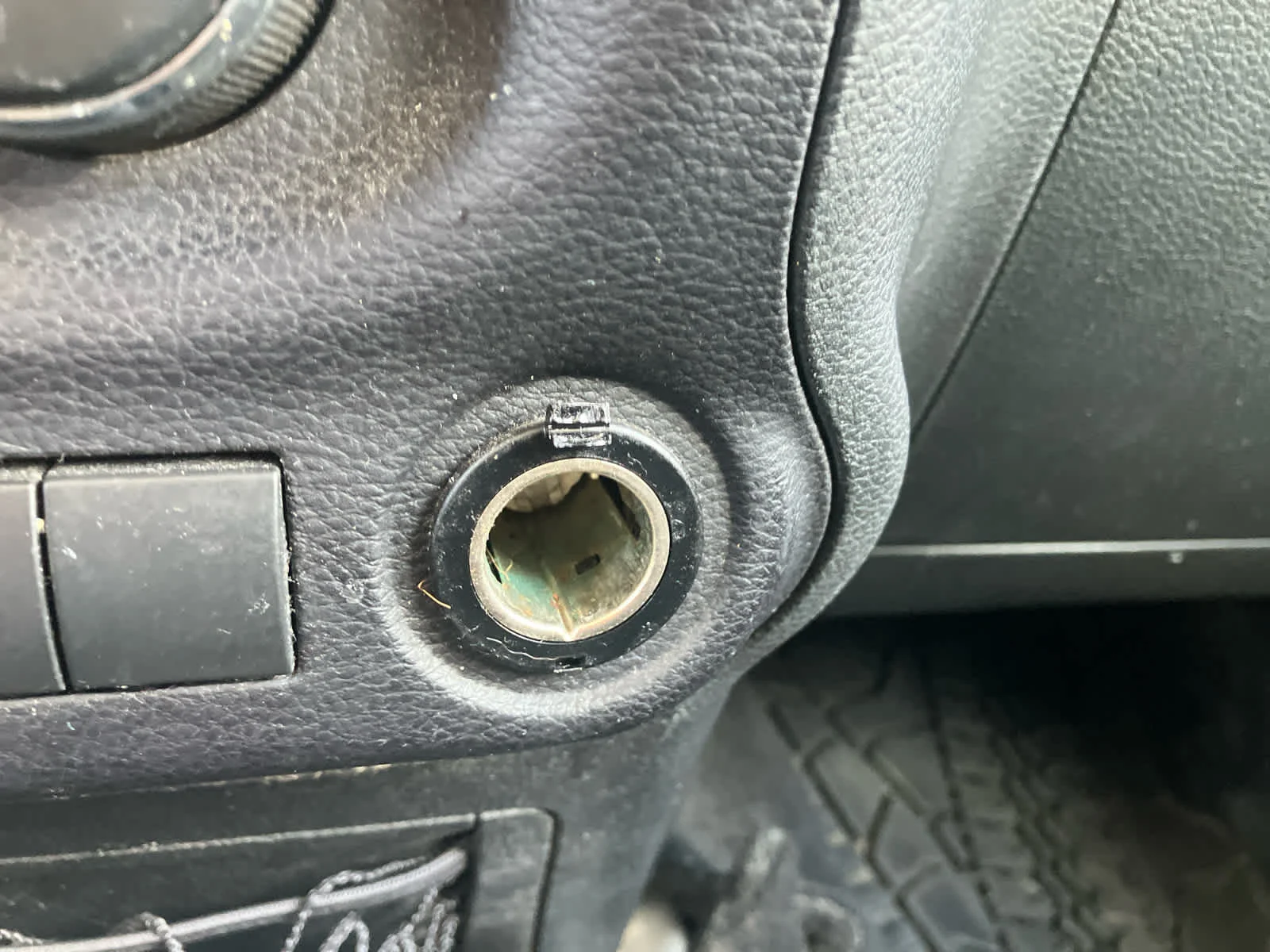 Used 2016 Bright White Clearcoat Jeep Sport image 25